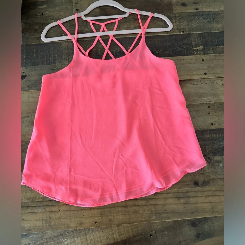 No filter needed for this NEON Pink flowy camisole! π - Picture 1 of 3